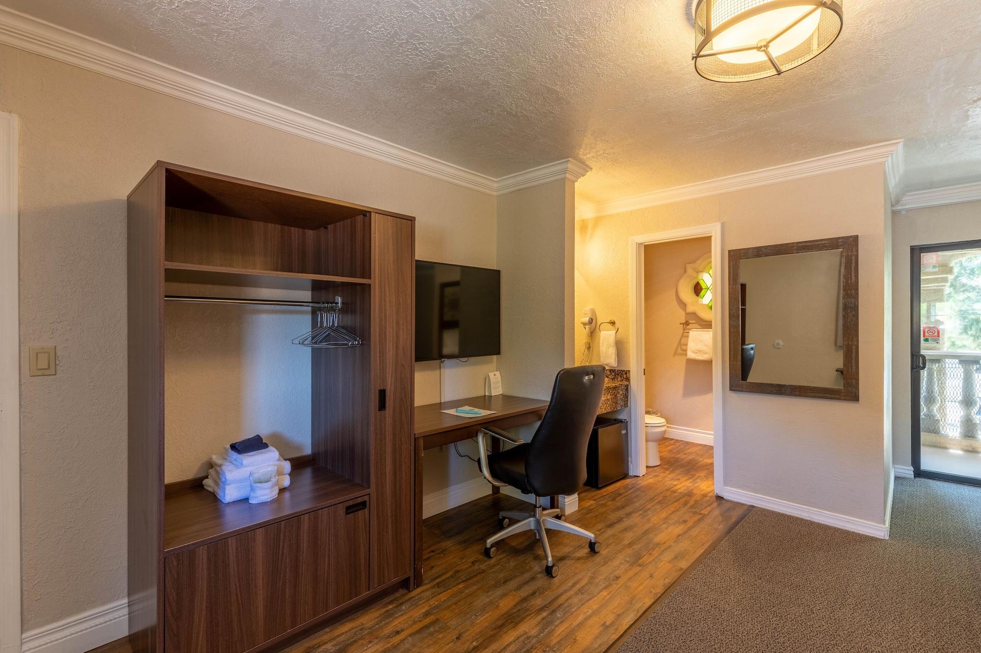 Cedars Hotel