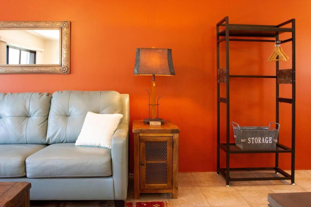 Carnelian Coyote - Fabulous In West Sedona!
