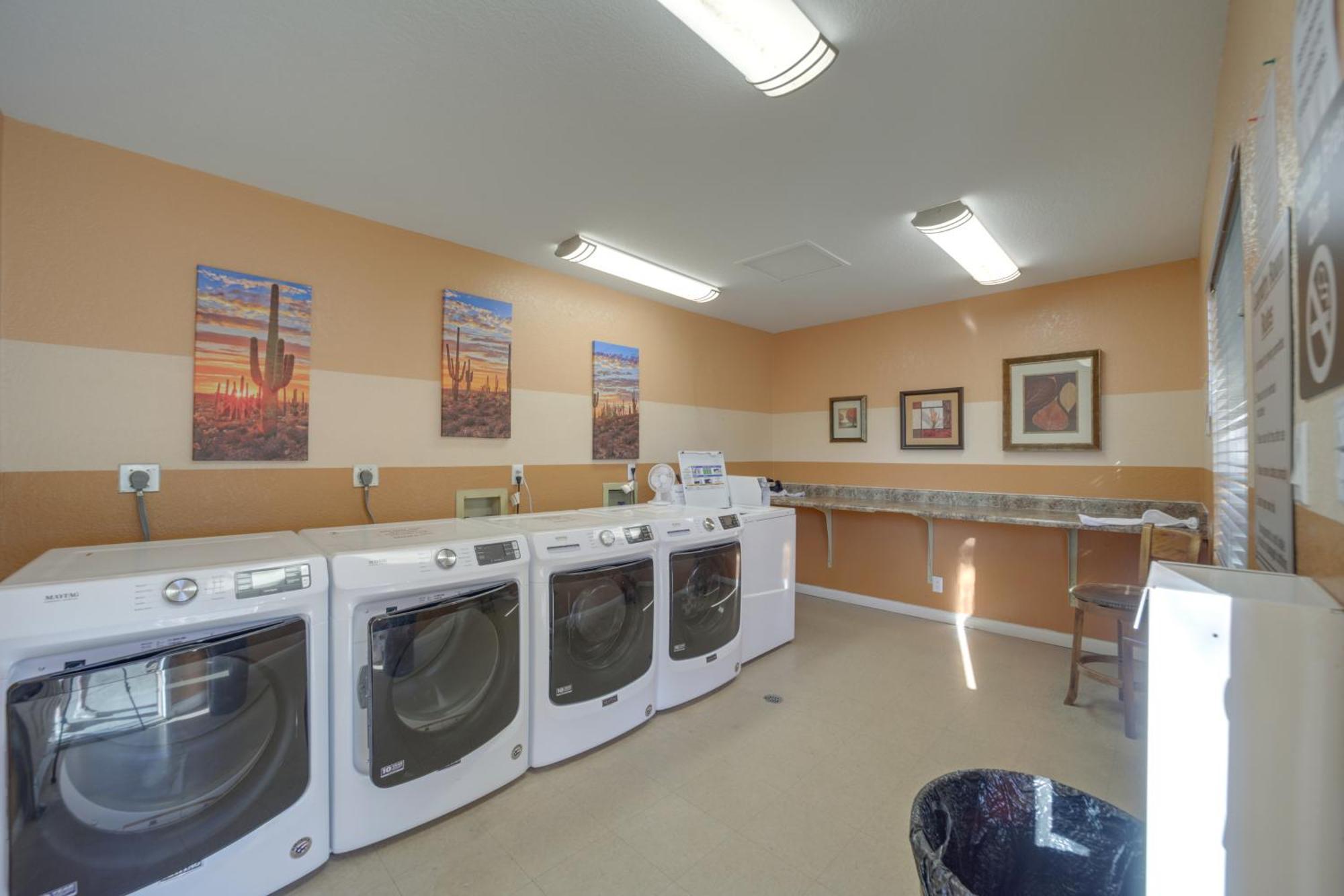 The Painted Pony Pool And Gym Access Apartment *