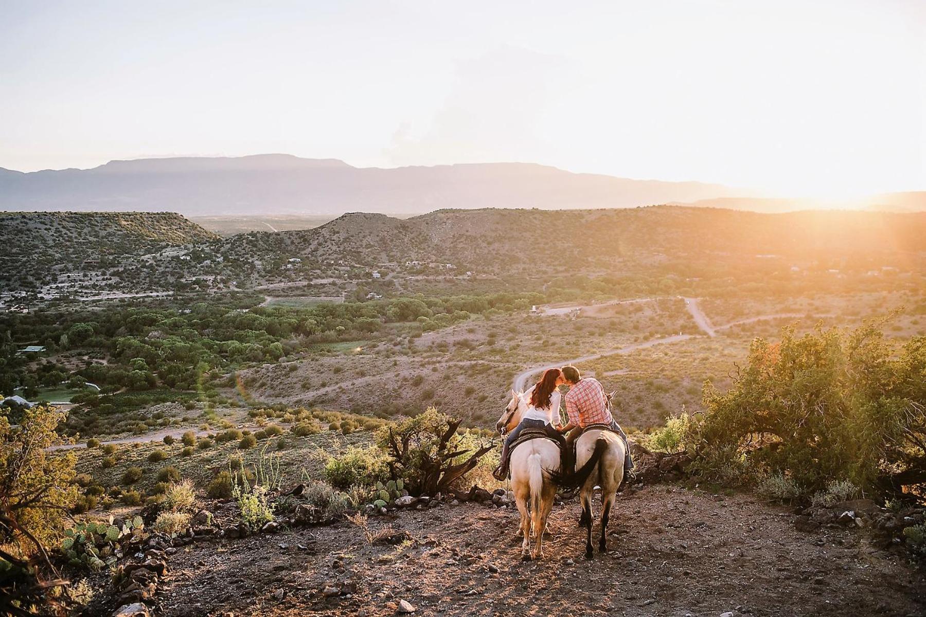 Red Rock Escape - Cozy King Bed & Gardens, Trails, Views, Red Rock Pass *