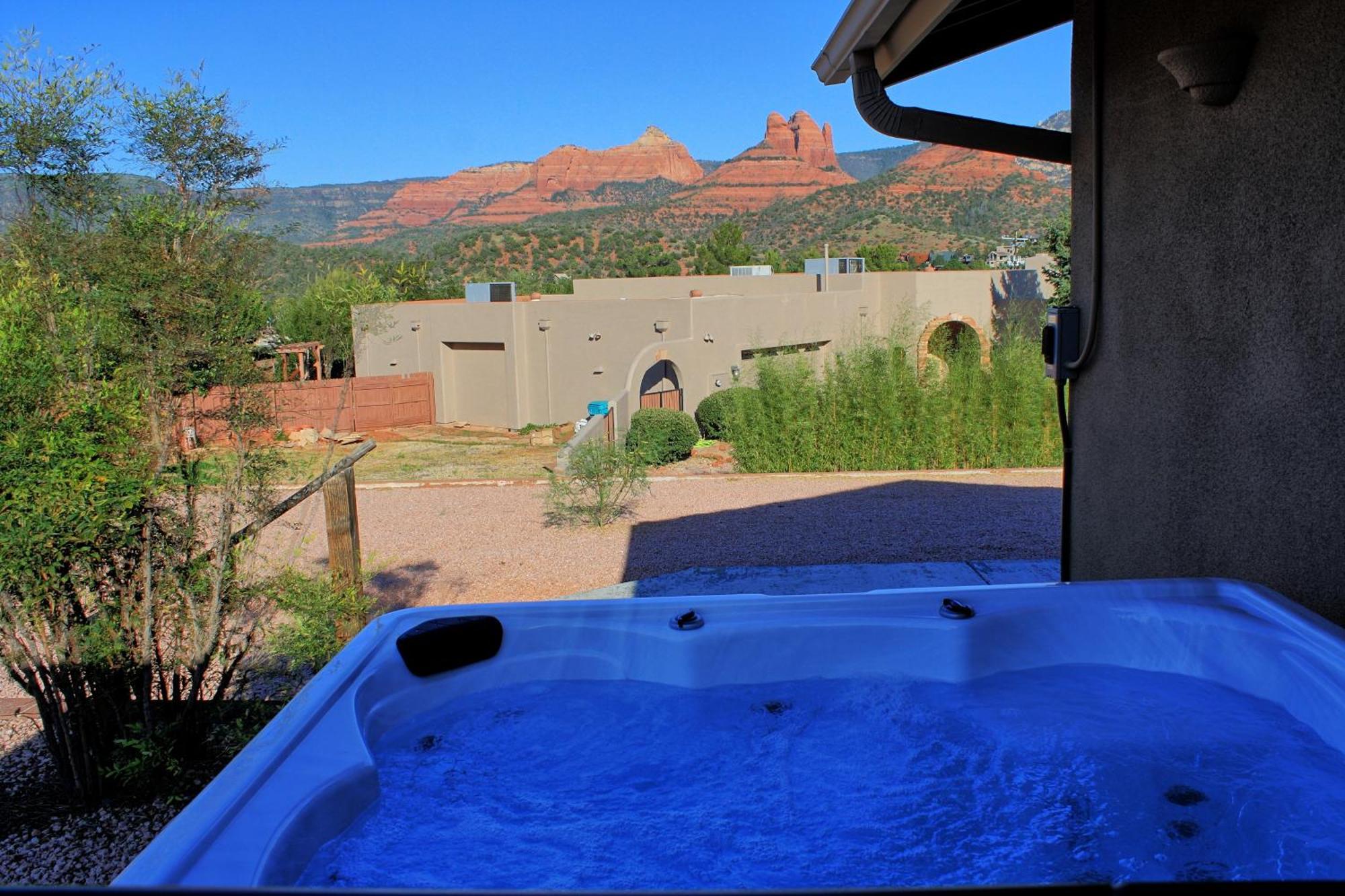 Views! Uptown Utopia +hot Tub * Sedona