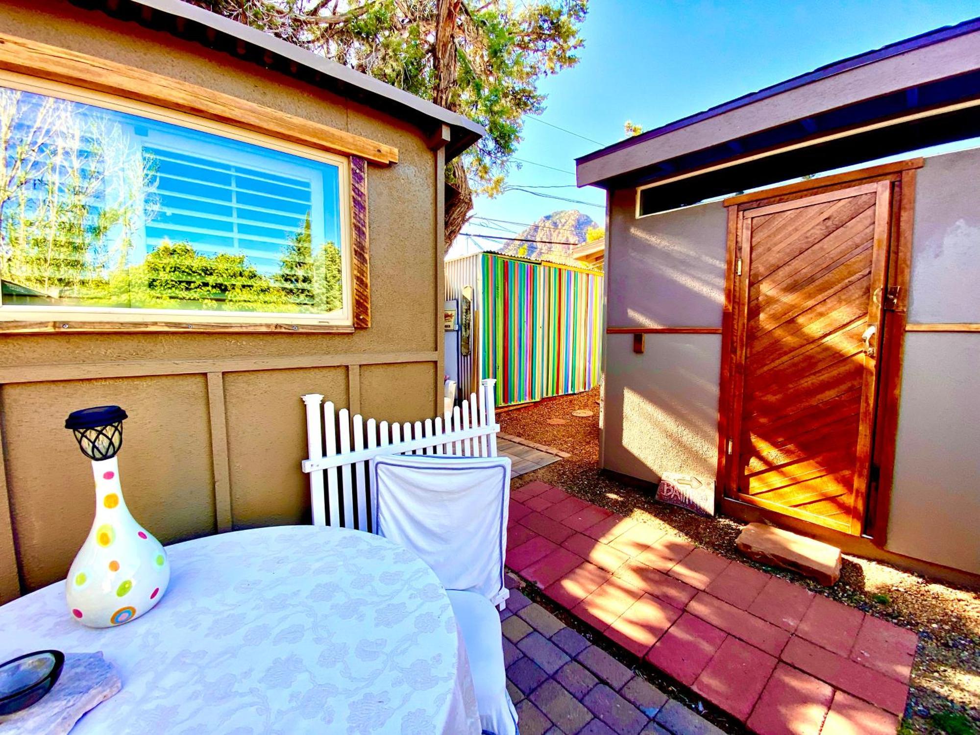 Camp Tiny House Guest house