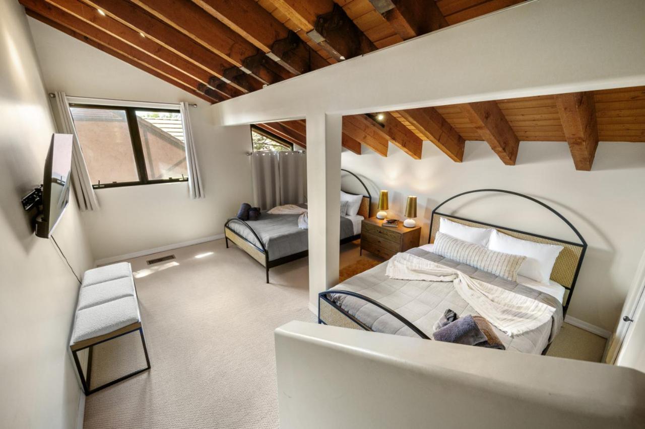 Stunning Chapel With Incredible Views Hottub Holiday home