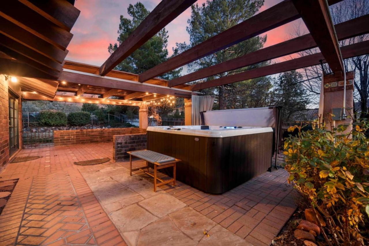 Holiday home Stunning Chapel With Incredible Views Hottub *