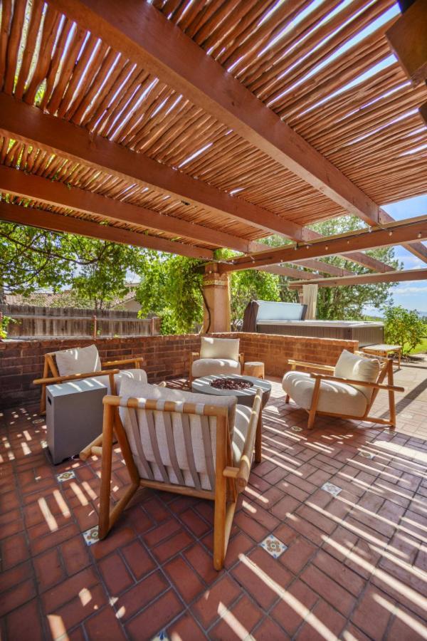 Stunning Chapel With Incredible Views Hottub Holiday home *