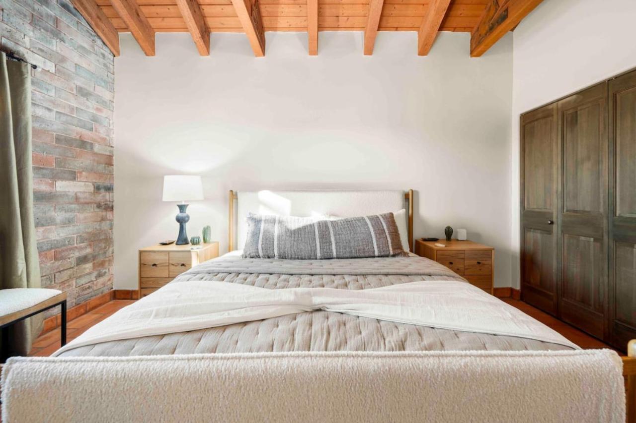 Stunning Chapel With Incredible Views Hottub Holiday home *