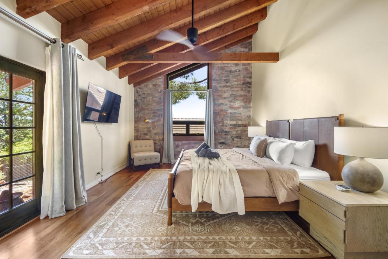 Stunning Chapel With Incredible Views Hottub Holiday home *