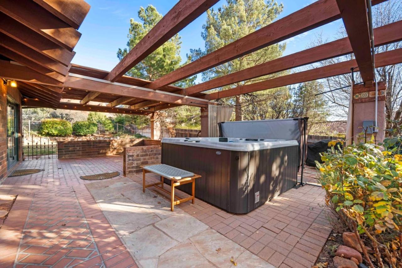 Holiday home Stunning Chapel With Incredible Views Hottub *