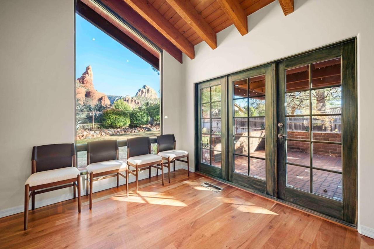 Stunning Chapel With Incredible Views Hottub Holiday home *