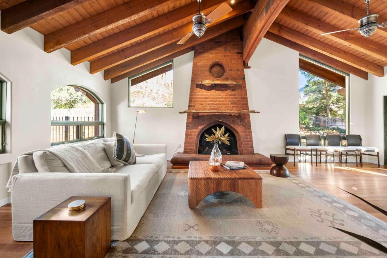 Stunning Chapel With Incredible Views Hottub Holiday home