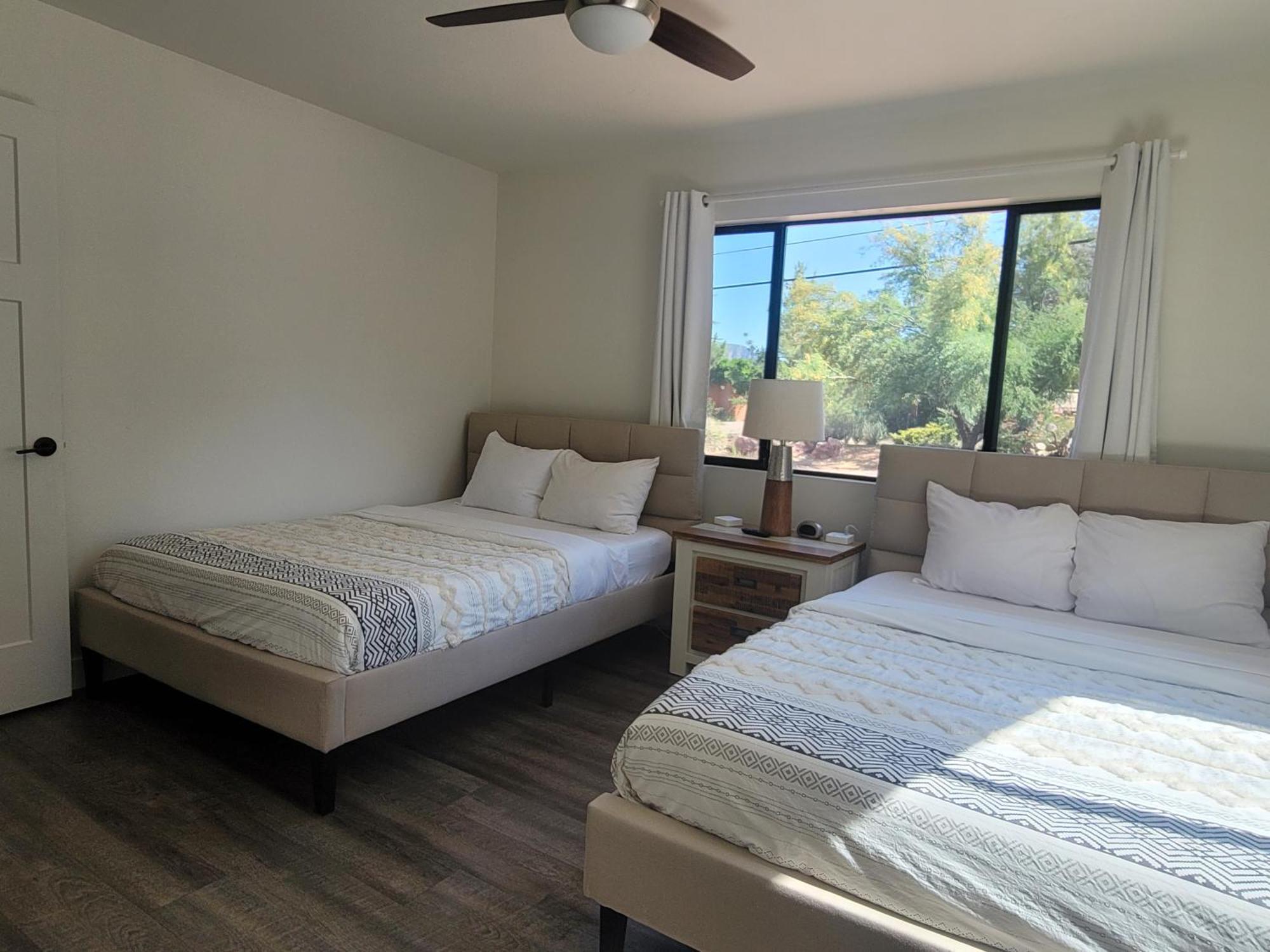 Views! Uptown Utopia +hot Tub Holiday home *