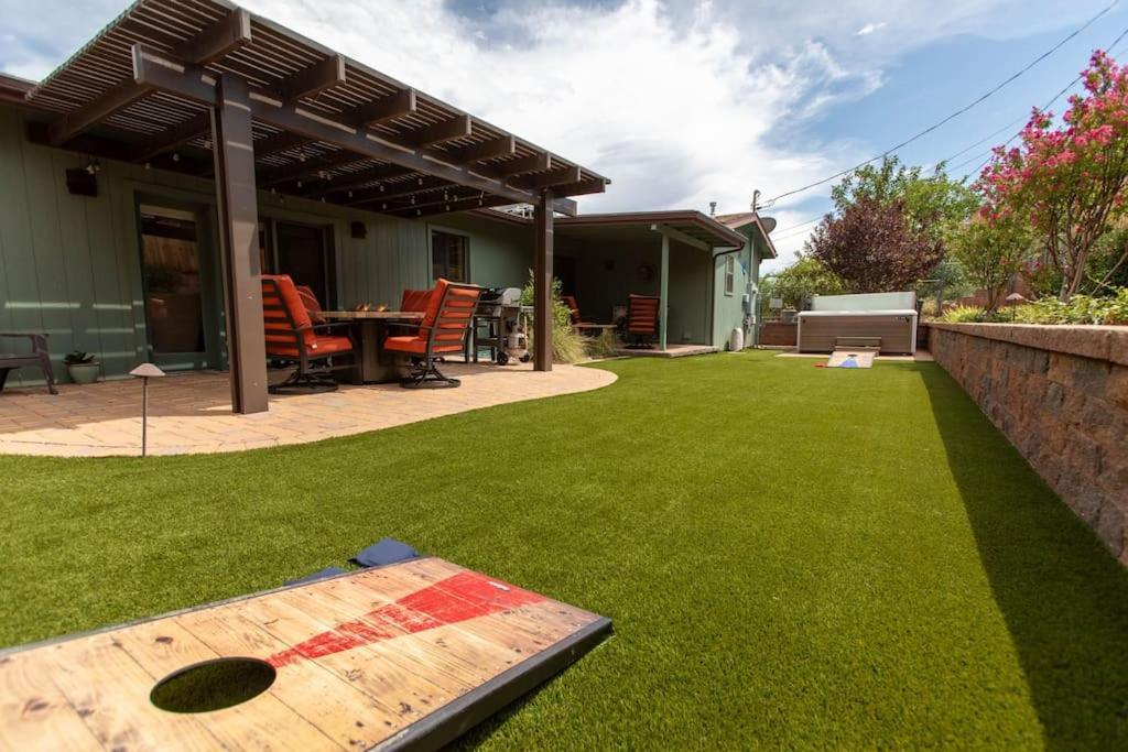 Uptown House - Hot Tub - 90 Second Walk To Main Street Holiday home