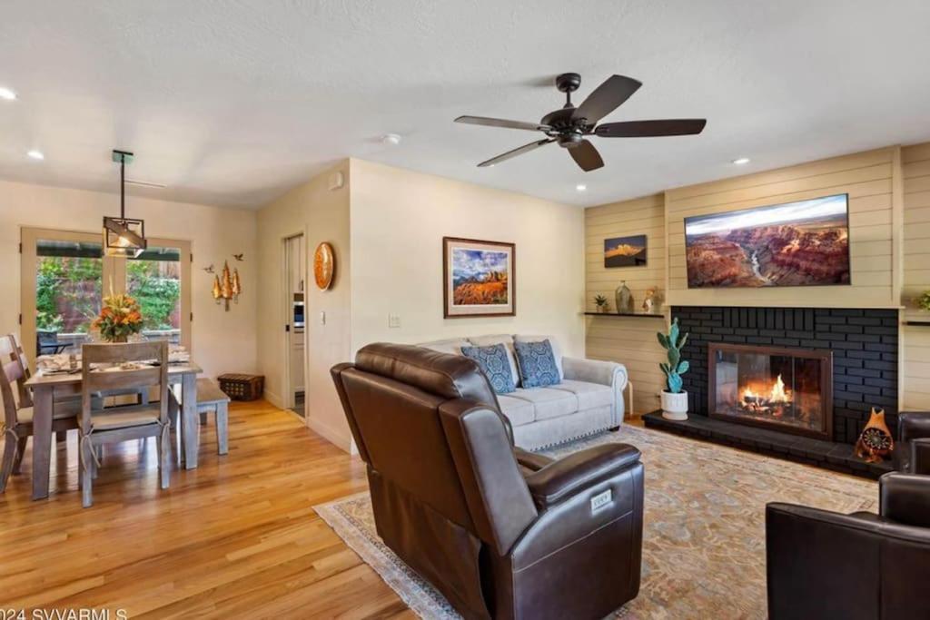 Holiday home Uptown House - Hot Tub - 90 Second Walk To Main Street *