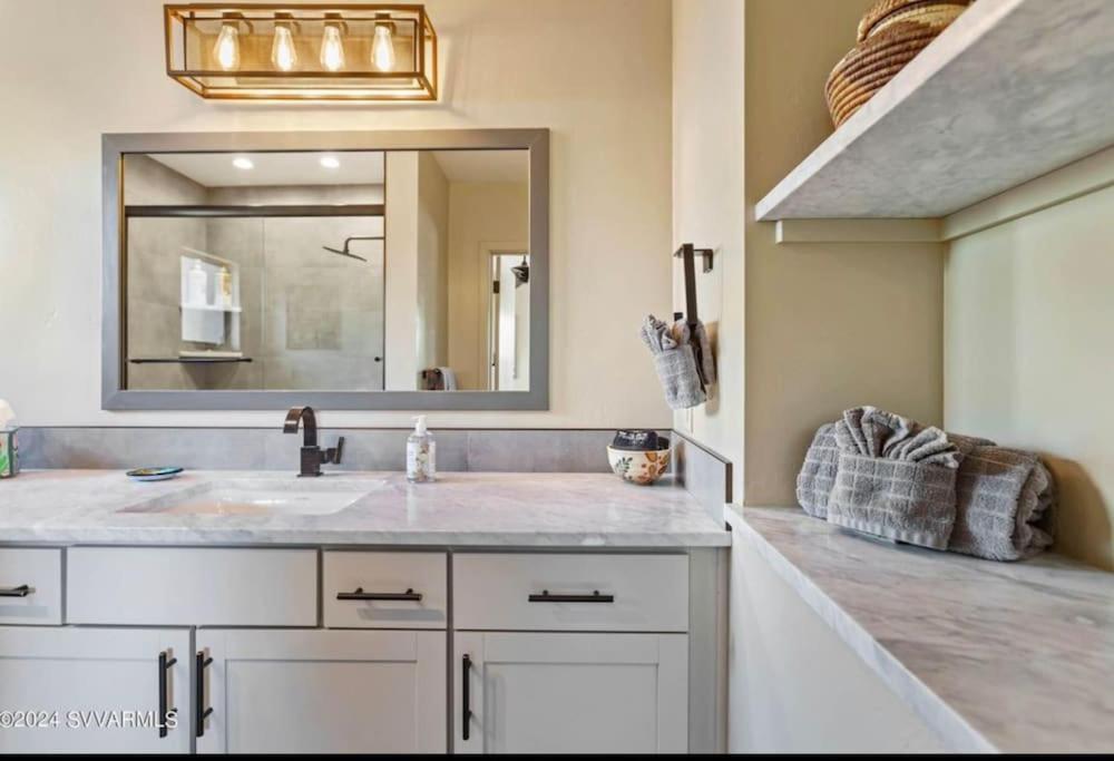 Uptown House - Hot Tub - 90 Second Walk To Main Street Holiday home