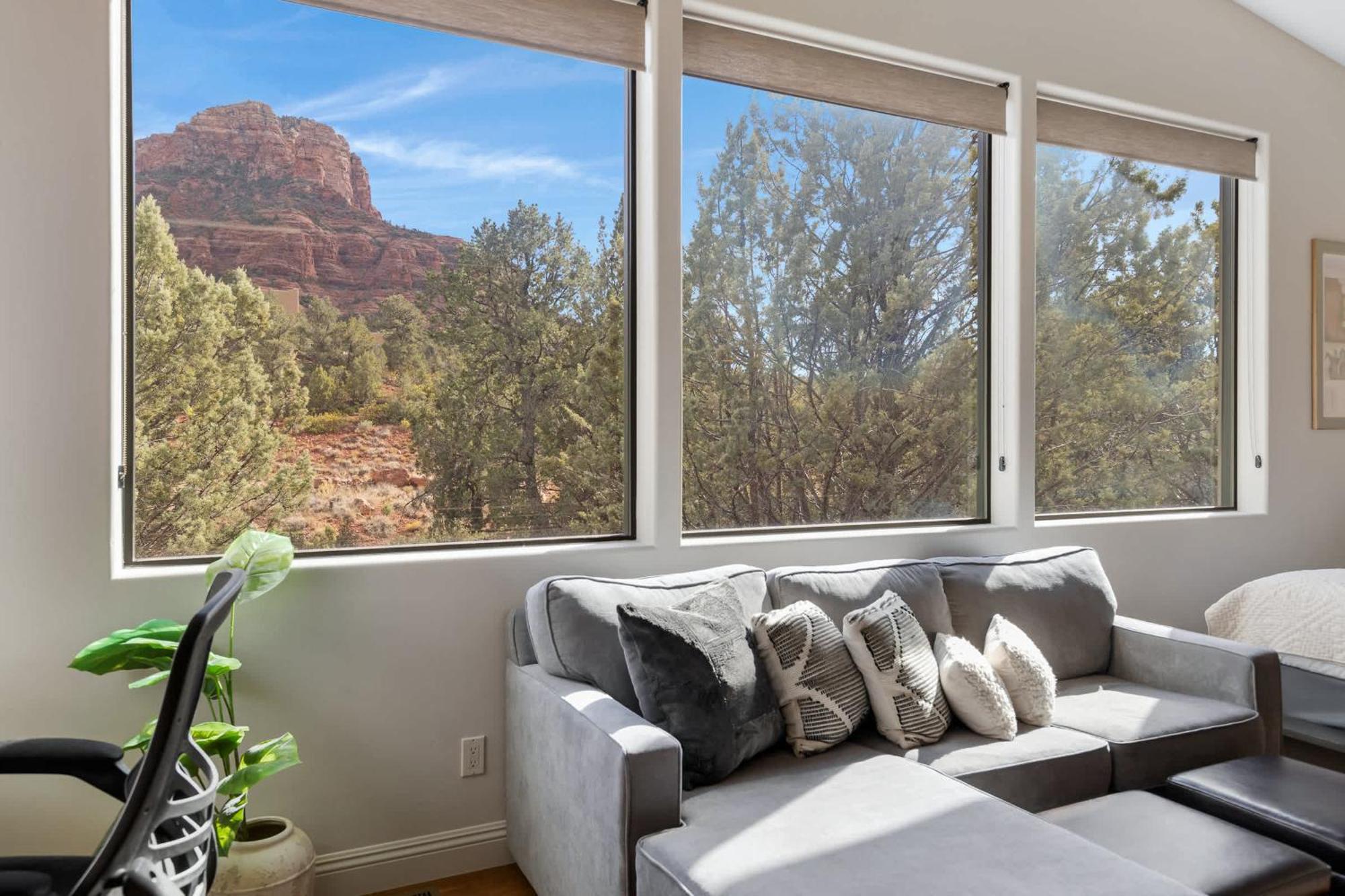 Mammoth Rock Retreat Villa-sleeps 4 *