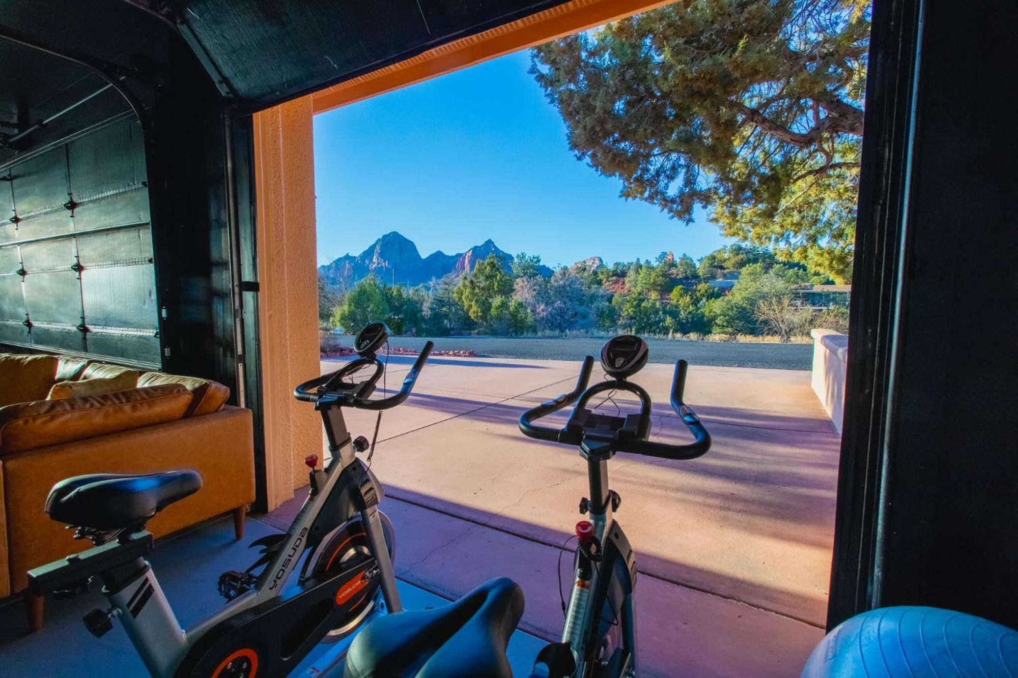 5 Bed 3 Bath Uptown Sedona-game Room-sauna-cold Plunge-jacuzzi-gym Holiday home