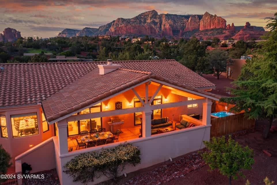 5 Bed 3 Bath Uptown Sedona-game Room-sauna-cold Plunge-jacuzzi-gym *