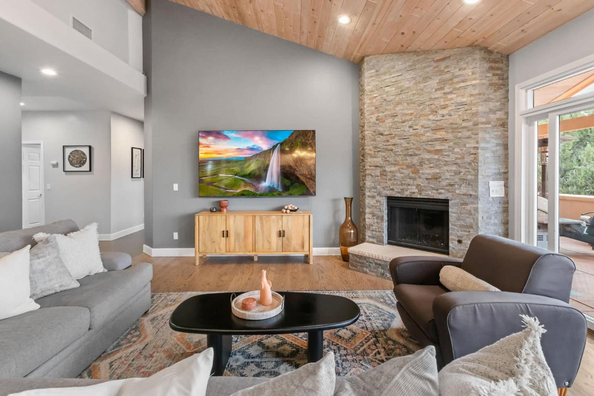 5 Bed 3 Bath Uptown Sedona-game Room-sauna-cold Plunge-jacuzzi-gym *