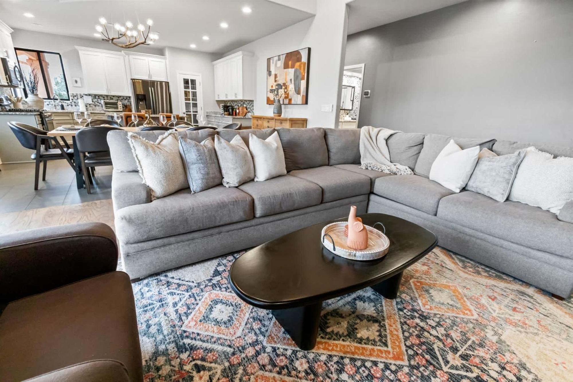 5 Bed 3 Bath Uptown Sedona-game Room-sauna-cold Plunge-jacuzzi-gym Holiday home Sedona