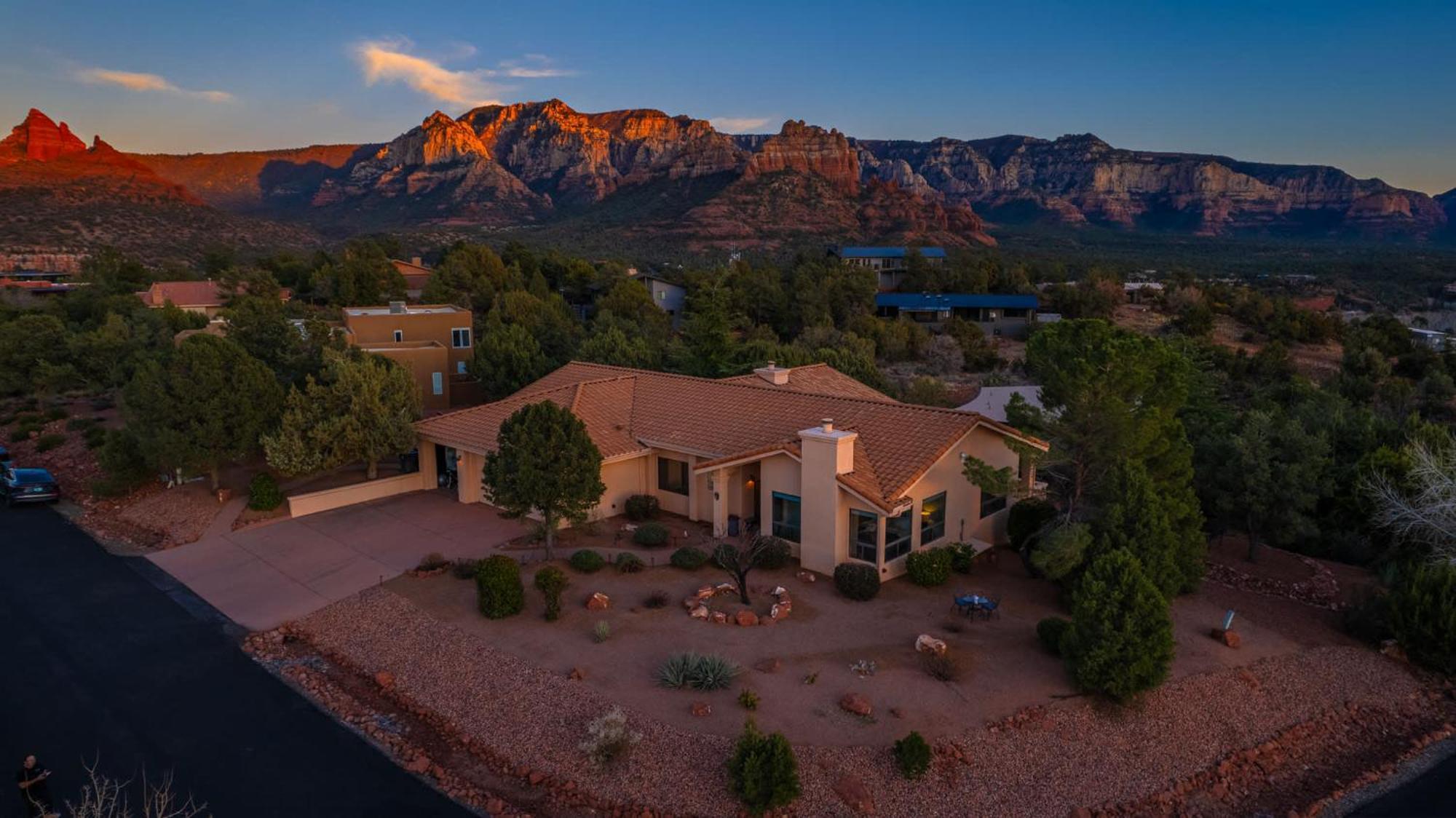 5 Bed 3 Bath Uptown Sedona-game Room-sauna-cold Plunge-jacuzzi-gym * Sedona