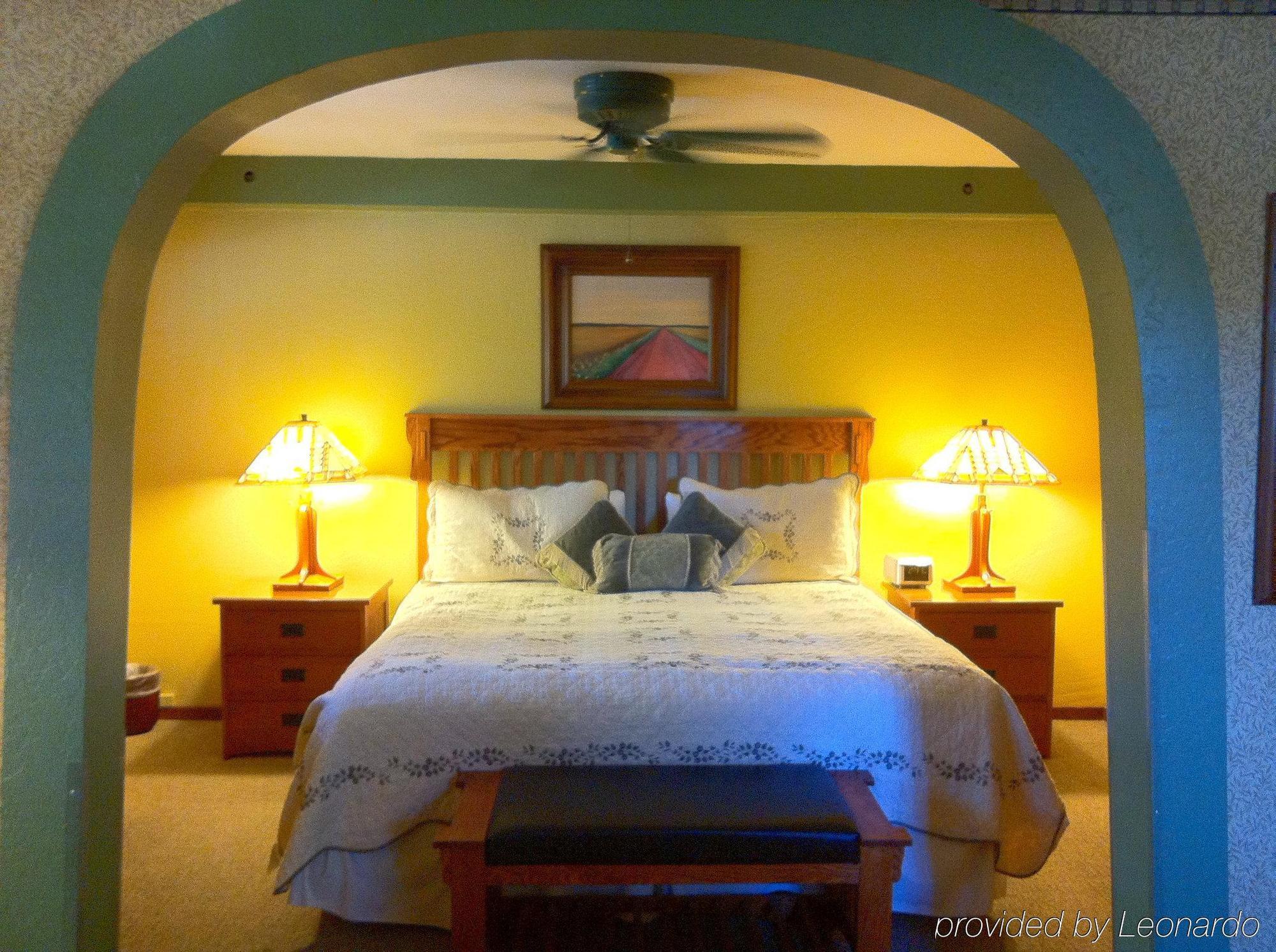 At Bed & Breakfast 3*
