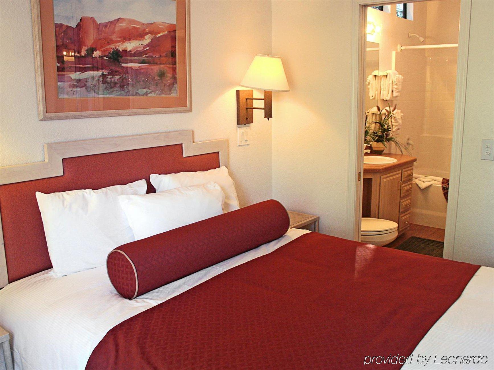 Pines Resort 5*