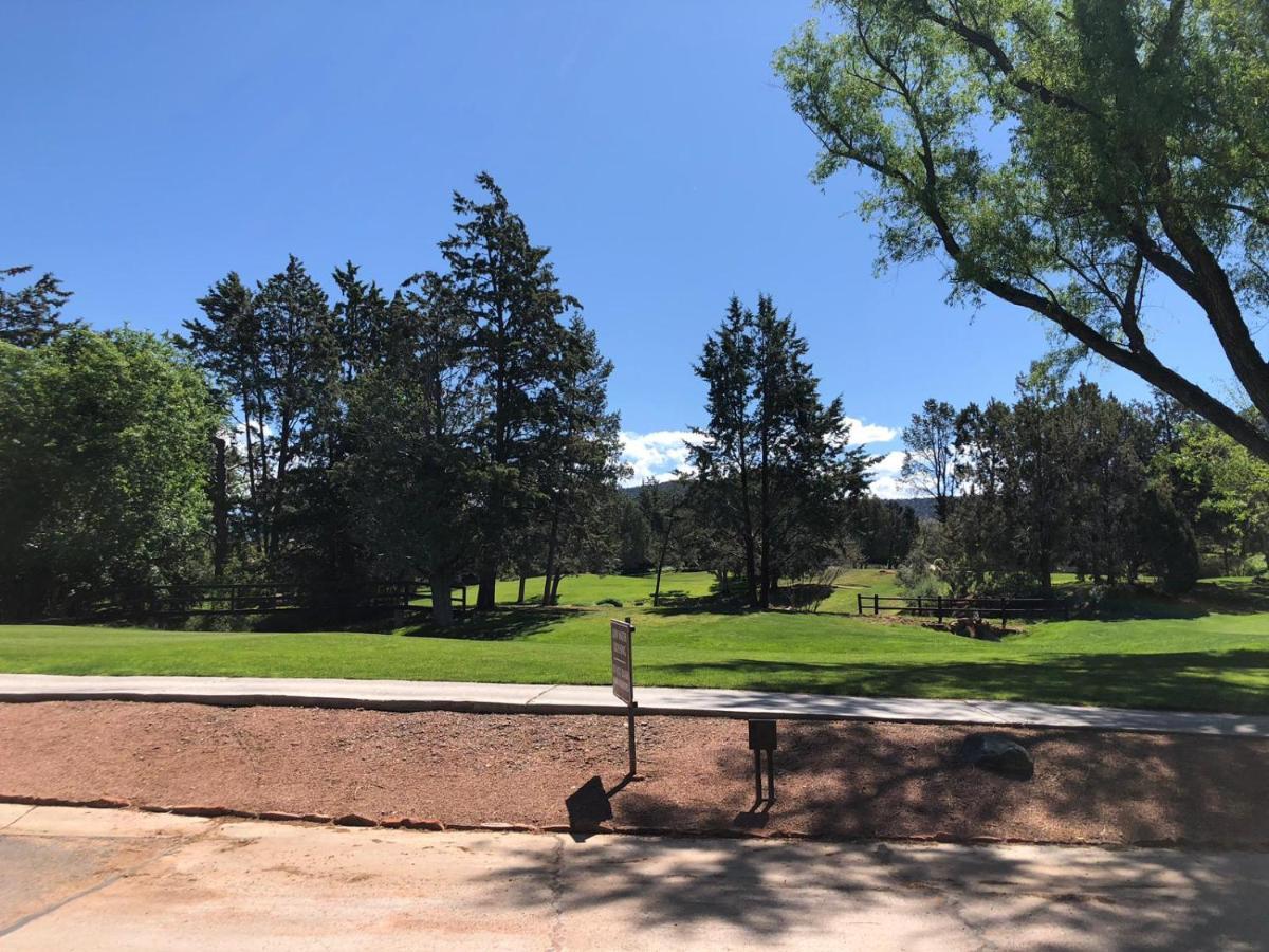 Red Rock Garden Of Paradise Pets Friendly And Hot Tub Holiday home